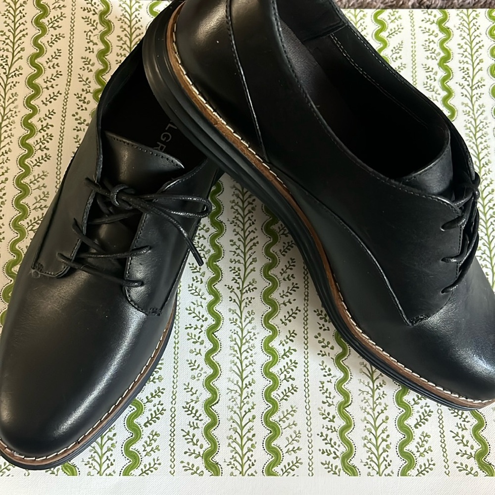 Cole Haan Black Oxford shoe NWOT